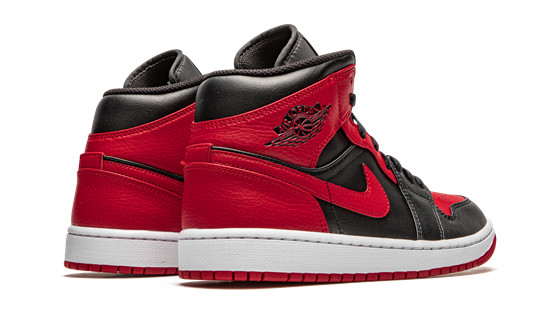 Air Jordans 1 Mid “Banned 2020” 554724-074